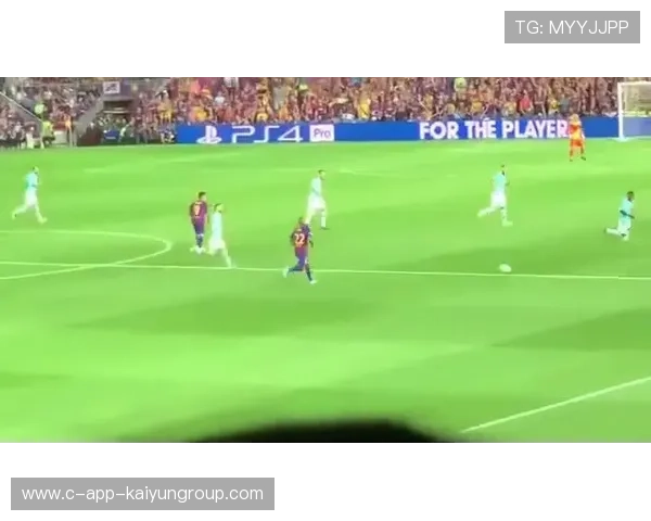 关键补时进球改写比赛结果，球迷现场沸腾